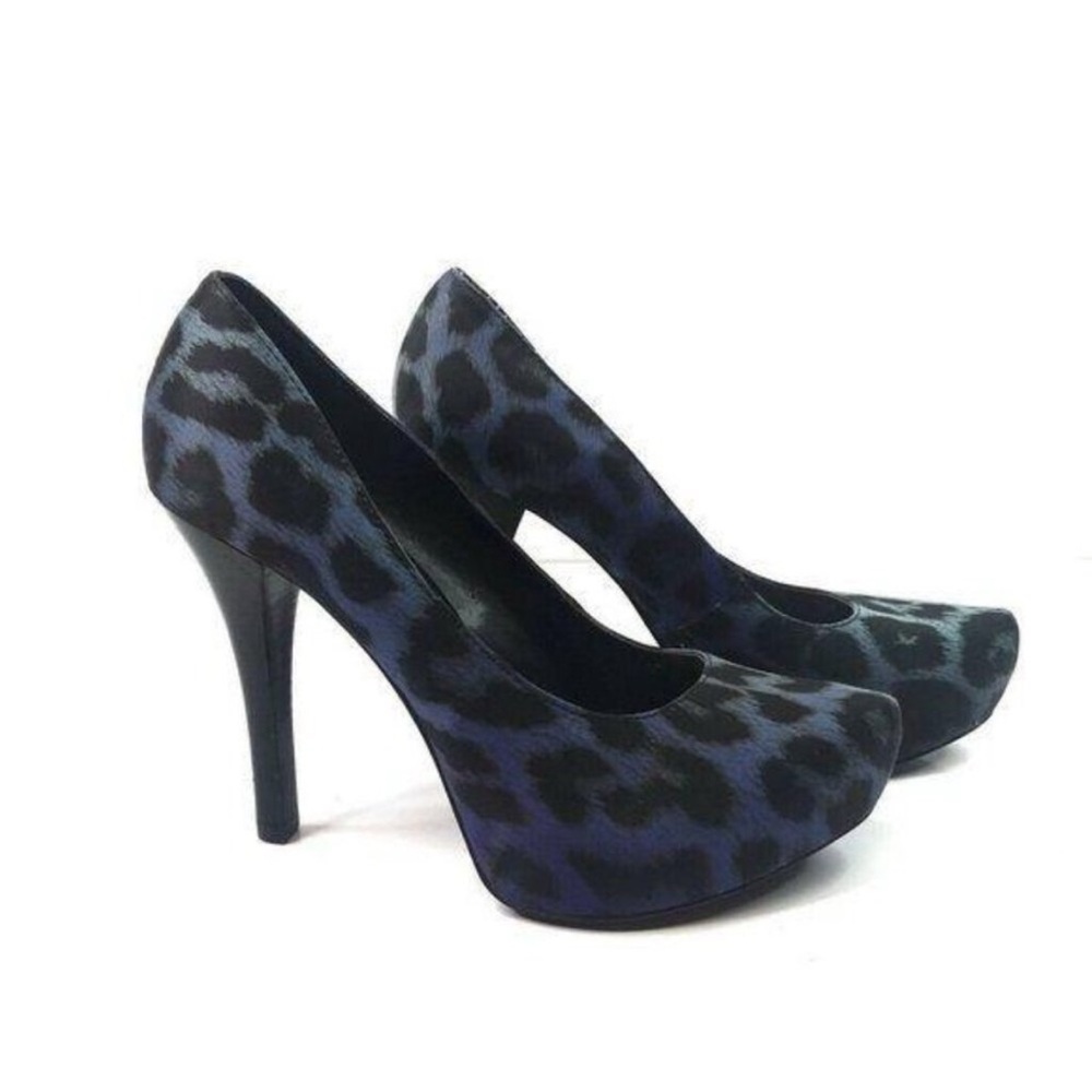 Carlos Santana Privilege Cheetah Pumps Heels